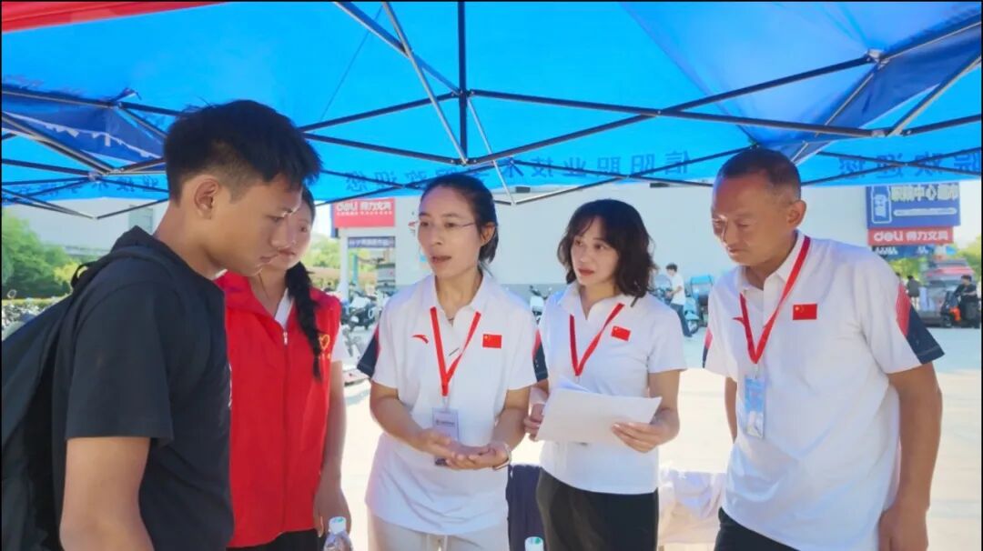 资助育人 | 暖心绿色通道，为体院新生入学全程护航！